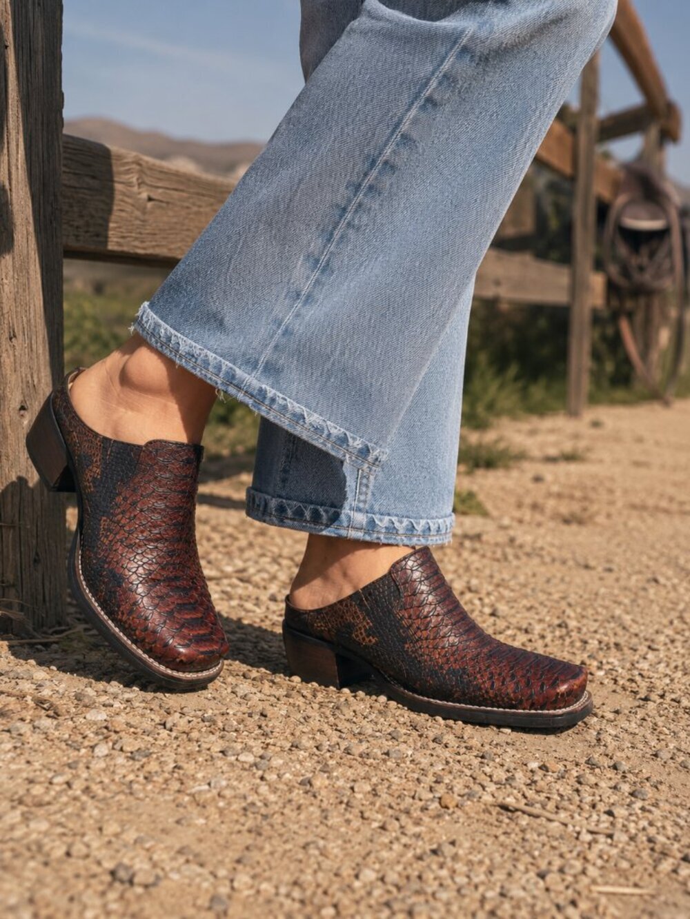 ARIAT Embossed Leather Western Mule Clogs Brown Python Print Size 7.5B